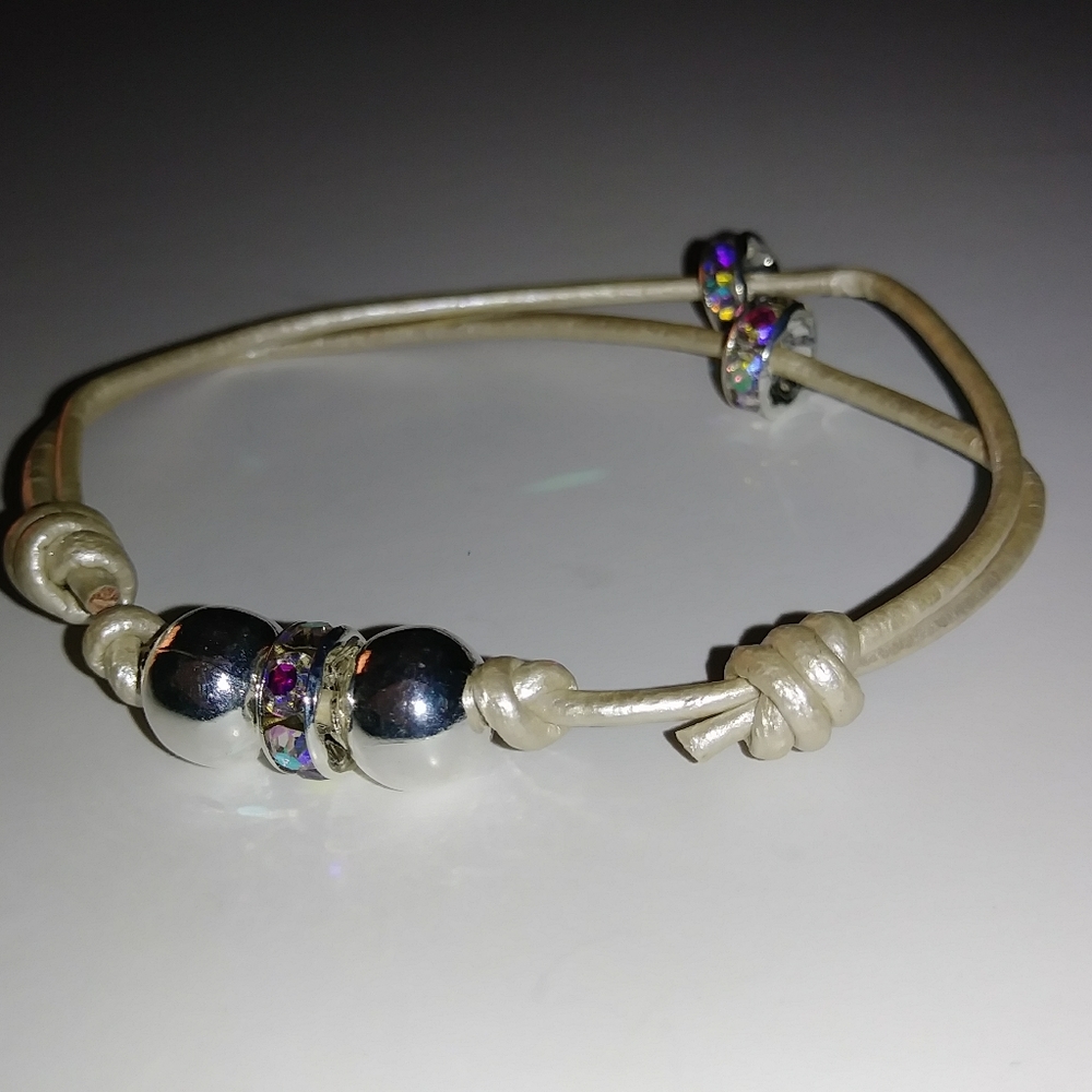 🆕White Leather Bracelet NWOT